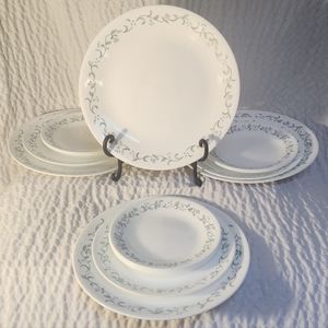 14~Corelle Country Cottage Plates (4 Dinner 3 Salad 7 Bread)